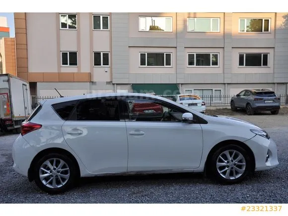 Toyota Auris 1.6 Advance Skypack Image 6